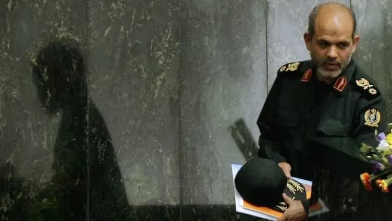 انقسامات داخل إيران.. قائد الحرس الثوري يمسك خيوط القرار