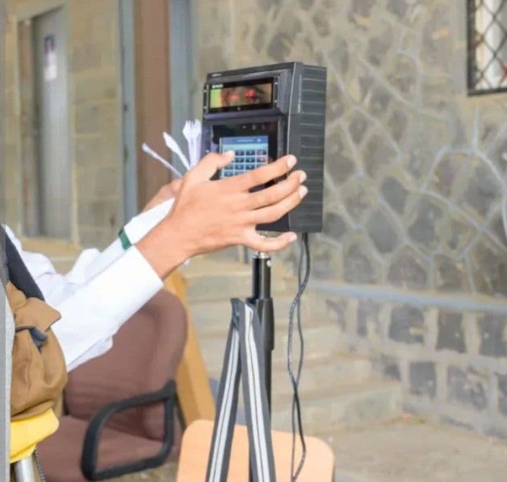 قيادي في الحراك التهامي يشكو حرمانه من الراتب 6 سنوات متهما قيادات الالوية التهامية بعدم أنصافه ..